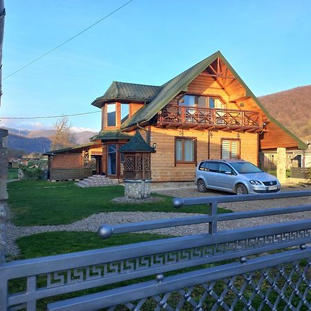Садиба Федорчуків Гірська Хатина Sheshory Exterior foto